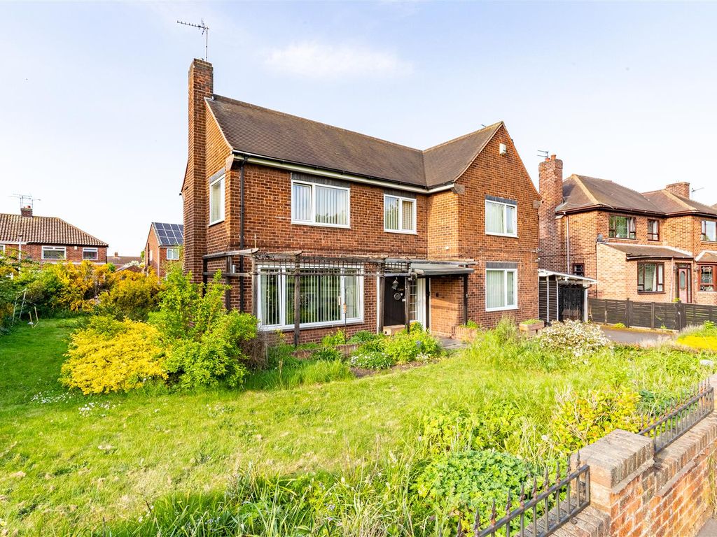 3 bed detached house for sale in Woodland View, Scunthorpe DN15, £