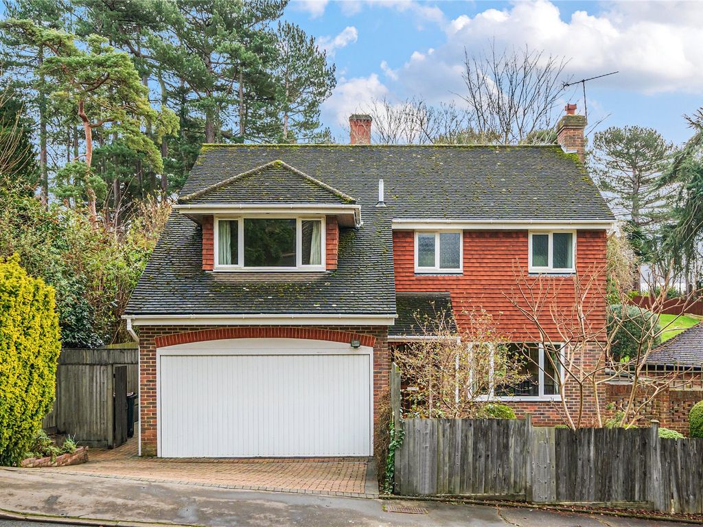 4 bed detached house for sale in Porrington Close, Chislehurst BR7, £1,100,000 Zoopla