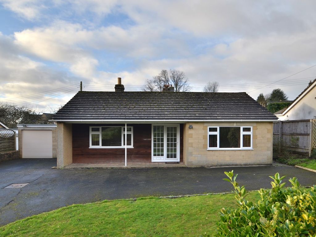 3 bed detached bungalow for sale in Beech Lane, Brownshill, Stroud GL6