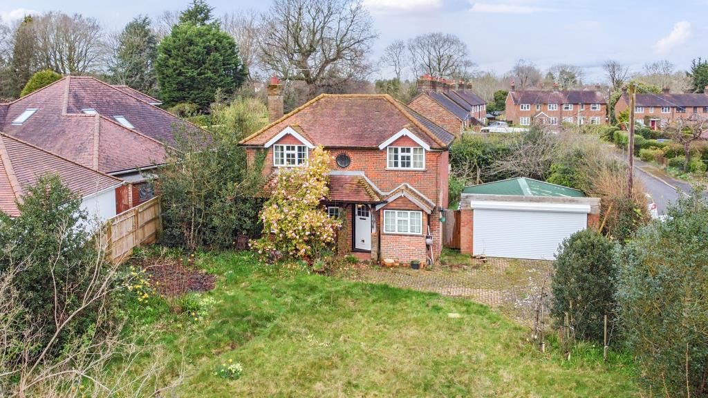 4 bed detached house for sale in Amersham, Buckinghamshire HP7, £