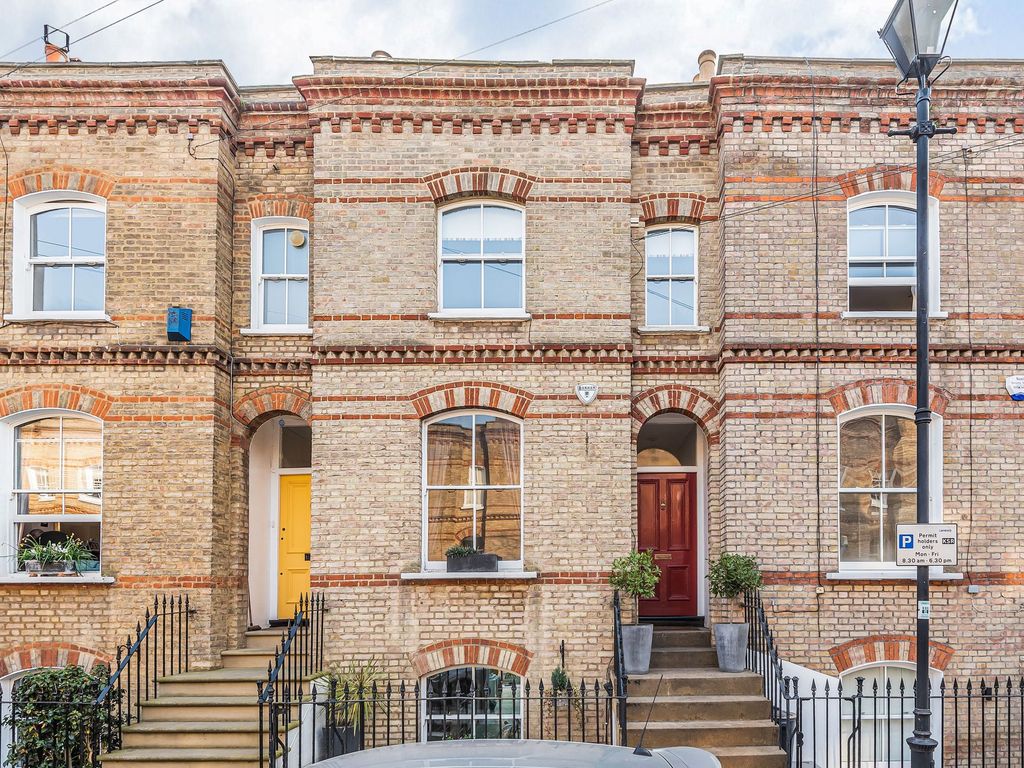 3 bed terraced house for sale in Methley Street, London SE11, £