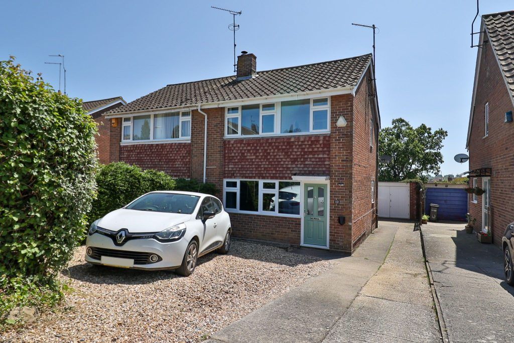 3 bed semidetached house for sale in Bucklers Mead Road, Yeovil