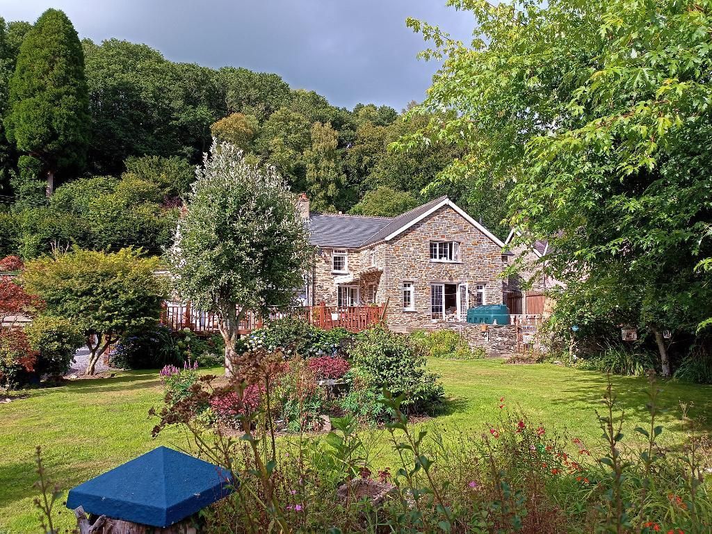 3 bed detached house for sale in Drefelin, Drefach Felindre