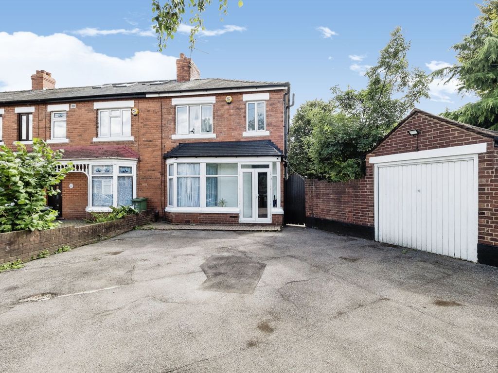 3 bed end terrace house for sale in Kendal Avenue, Barking IG11, £