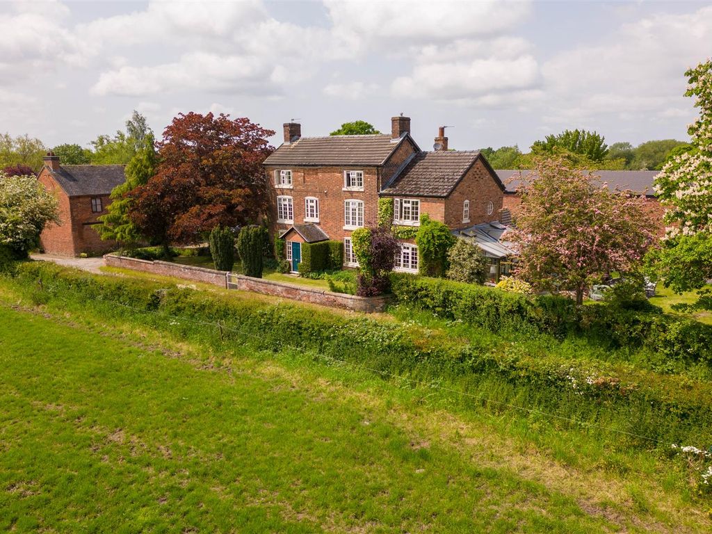 5 bed farmhouse for sale in Pitcher Lane, Brookhouse Green, Smallwood