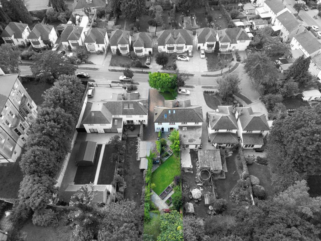 3 bed semidetached house for sale in Raglan Court, South Croydon CR2