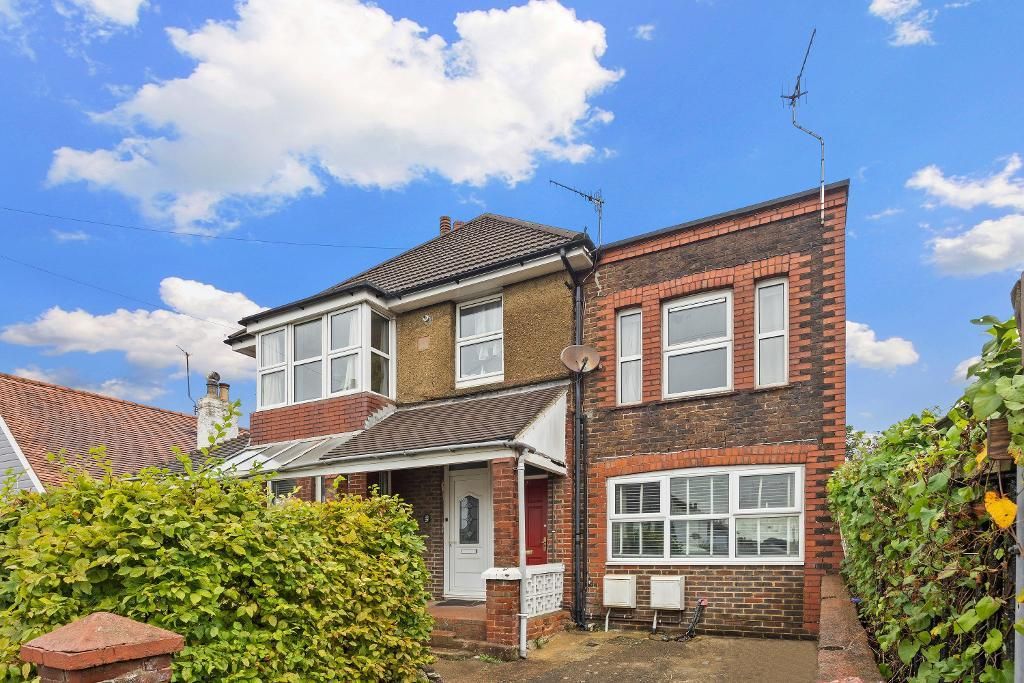 2 bed flat for sale in Hollingbury Place, Brighton BN1, £350,000 Zoopla