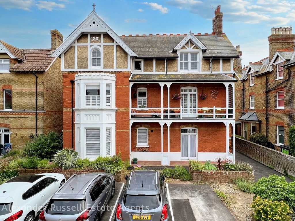 2 bed flat for sale in Westgate Bay Avenue, WestgateOnSea CT8, £