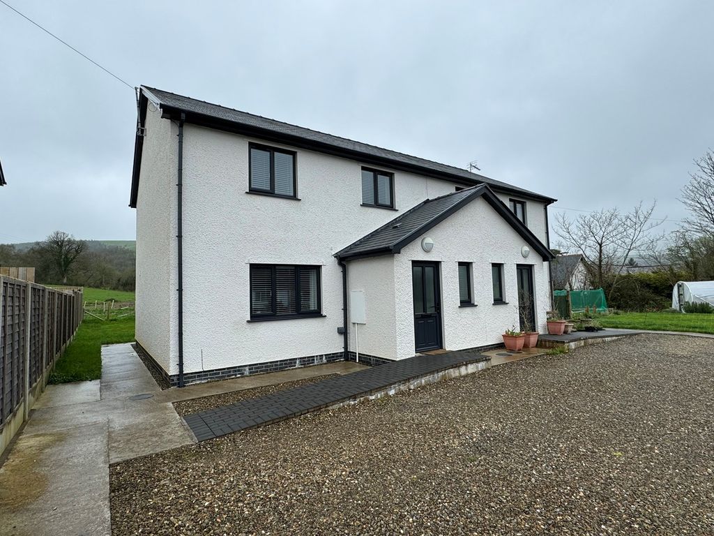 3 bed semidetached house for sale in Clos Megan, Felinfach, Lampeter
