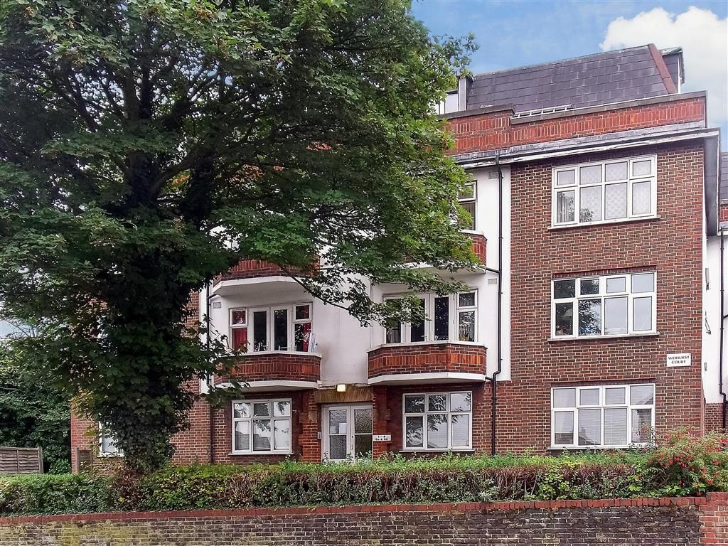 2 bed flat for sale in Carshalton Road, Sutton, Surrey SM1, £270,000