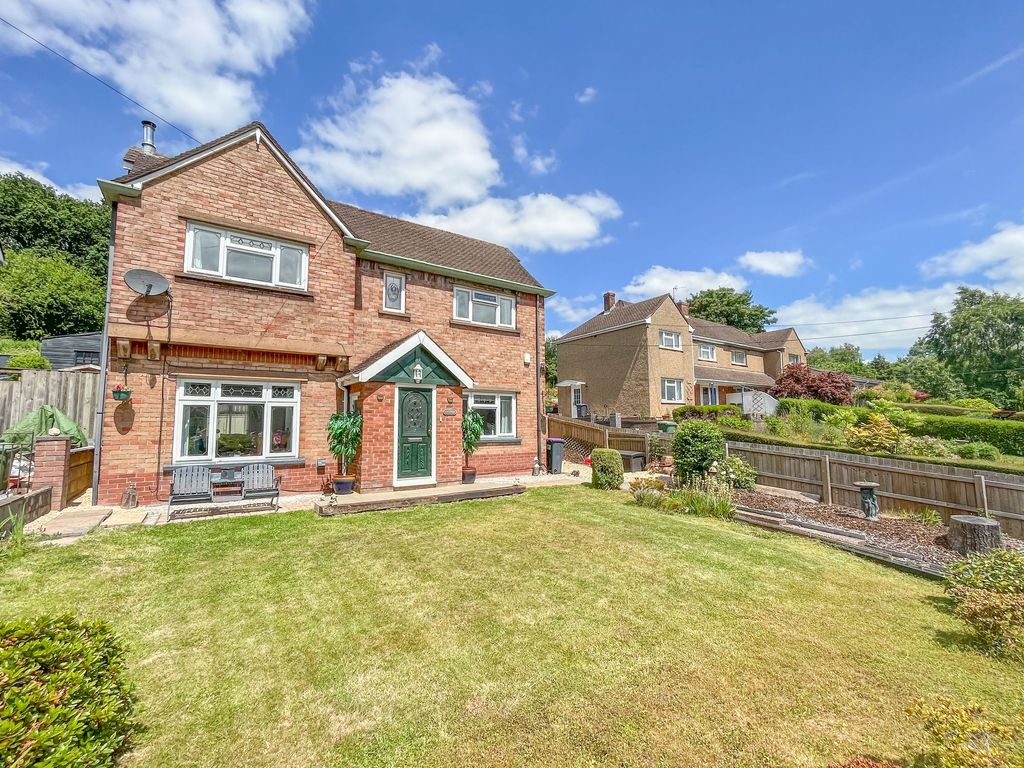 3 bed detached house for sale in Grove Park, Pontnewydd NP44 Zoopla