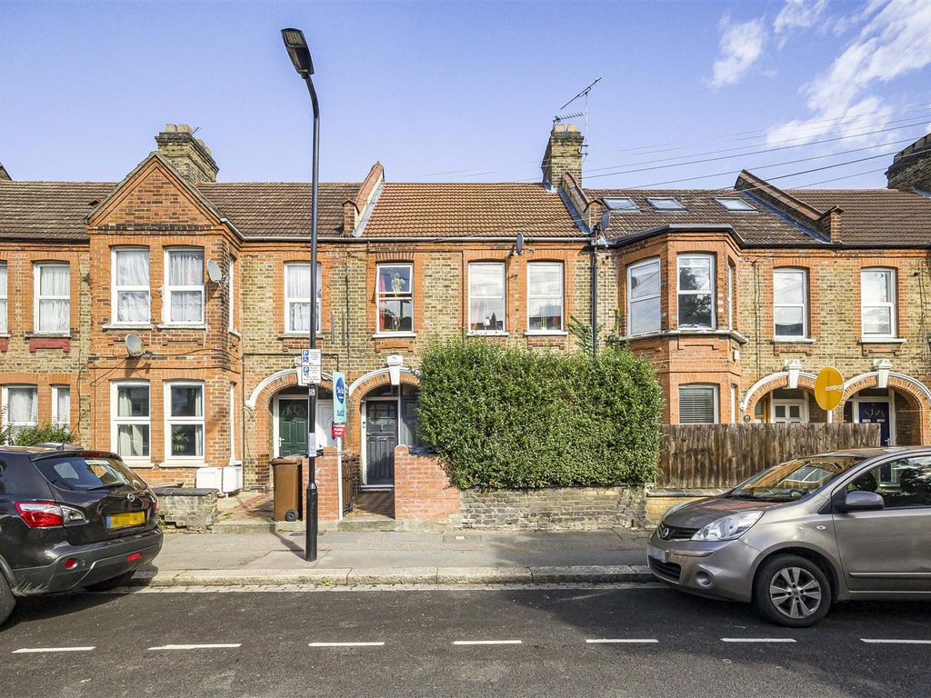 2 bed flat to rent in Hibbert Road, London E17, £1,695 pcm Zoopla