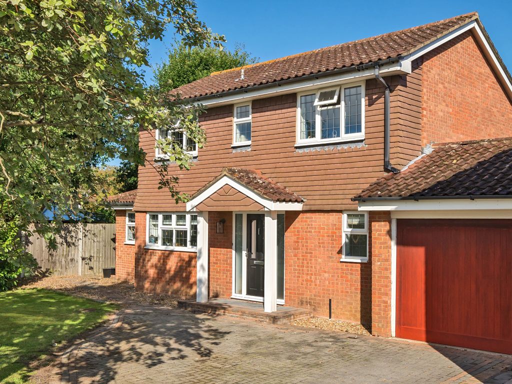 4 bed detached house for sale in Hunters Grove, Farnborough, Orpington