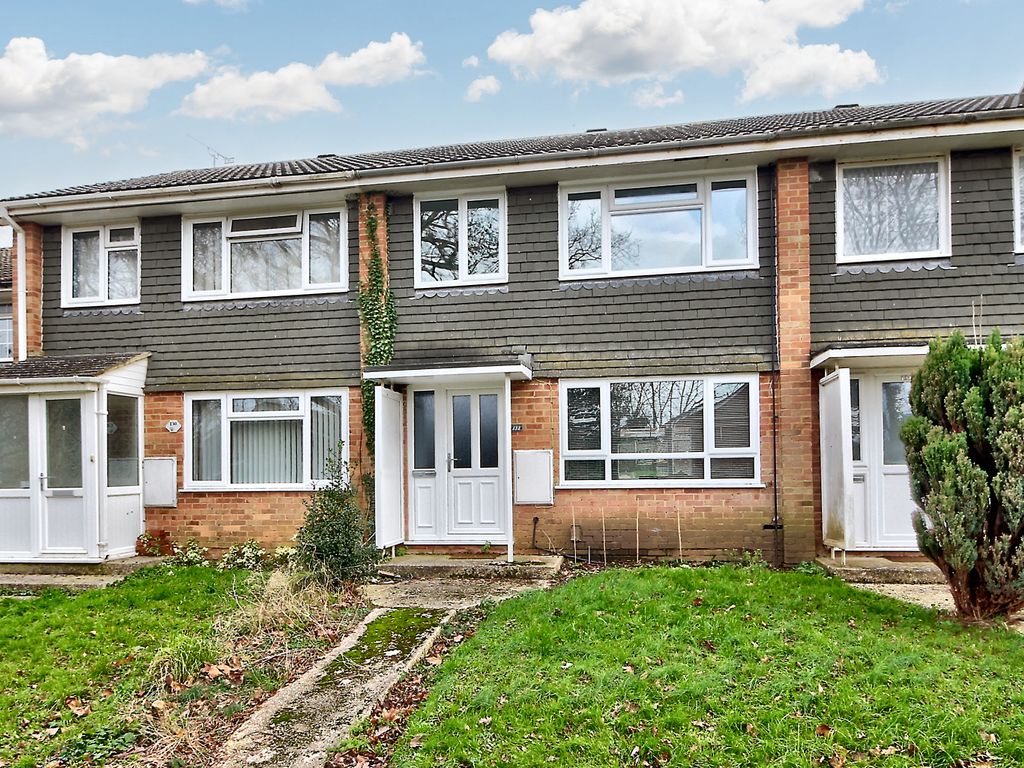3 bed terraced house for sale in Britten Road, Basingstoke RG22, £