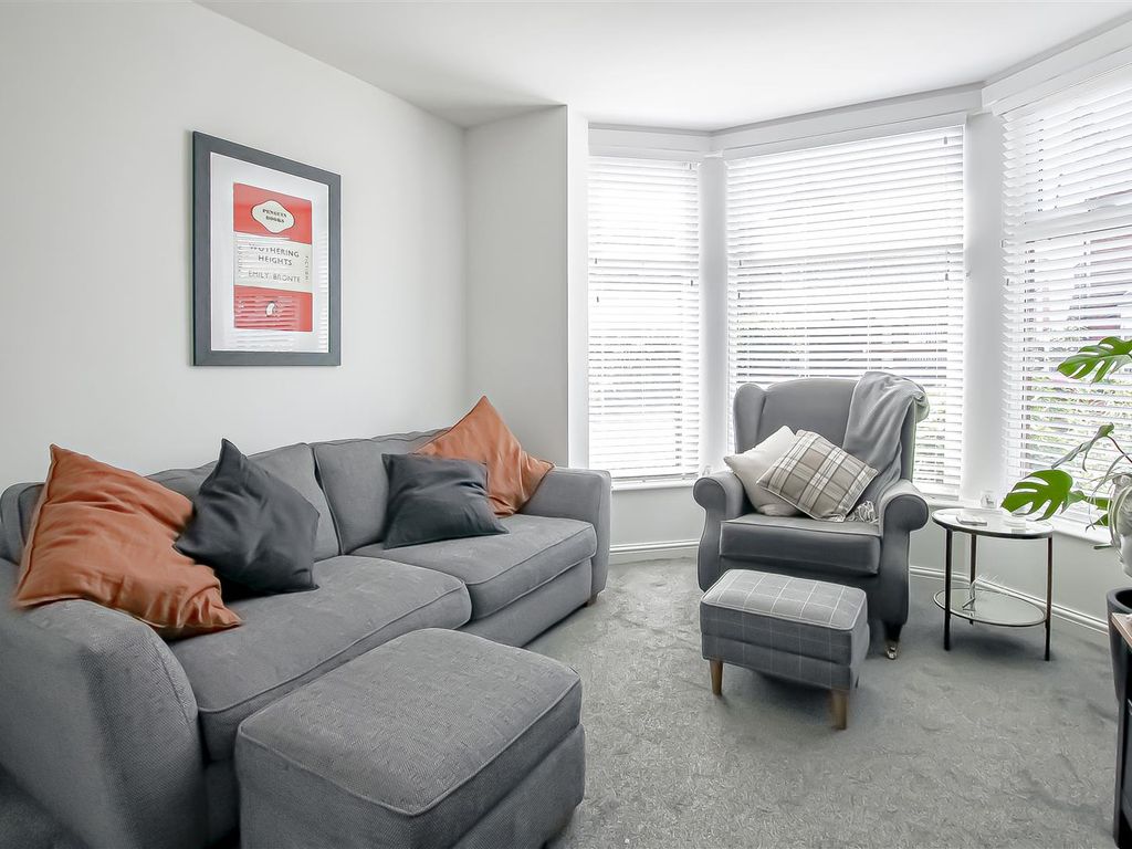 3 bed semidetached house for sale in Alresford Road, Salford M6, £