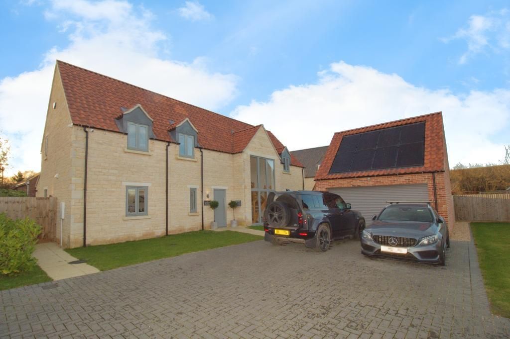 4 bed detached house for sale in High Bank Gardens, Deeping St James
