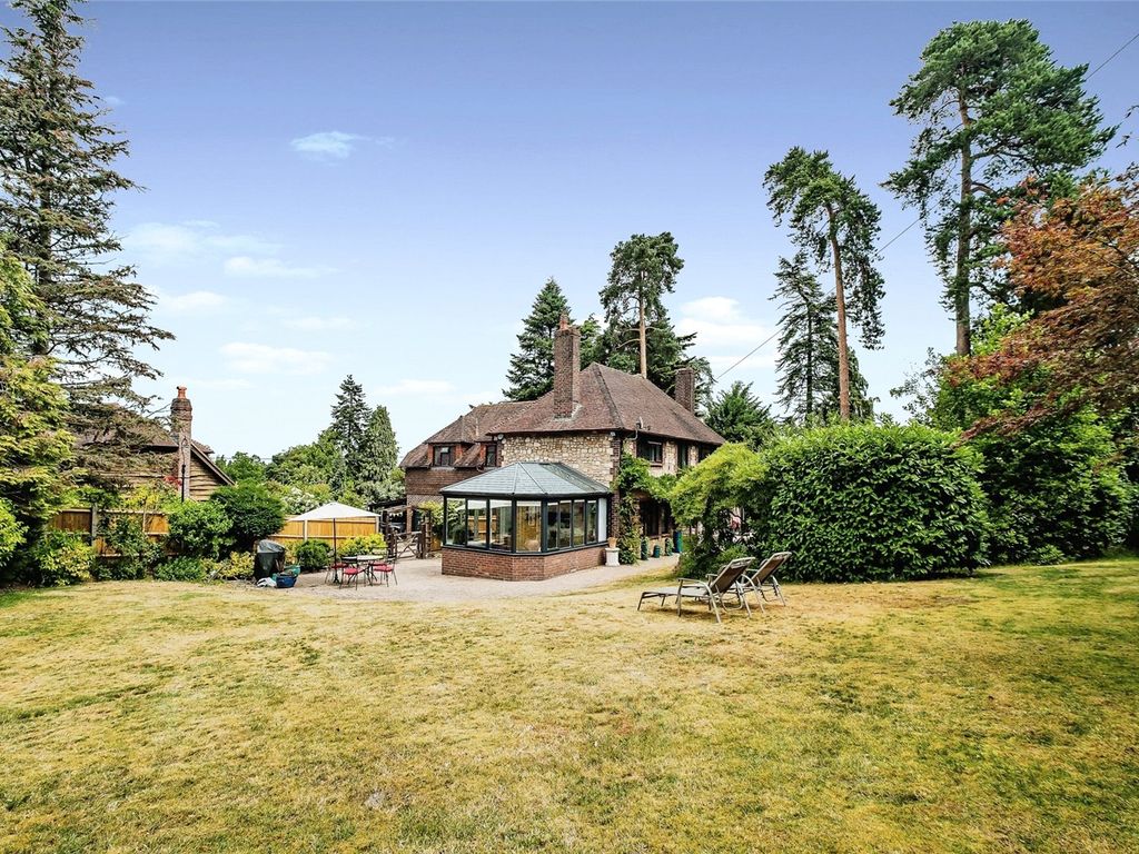 5 bed detached house for sale in Amberley Road, Storrington, Pulborough