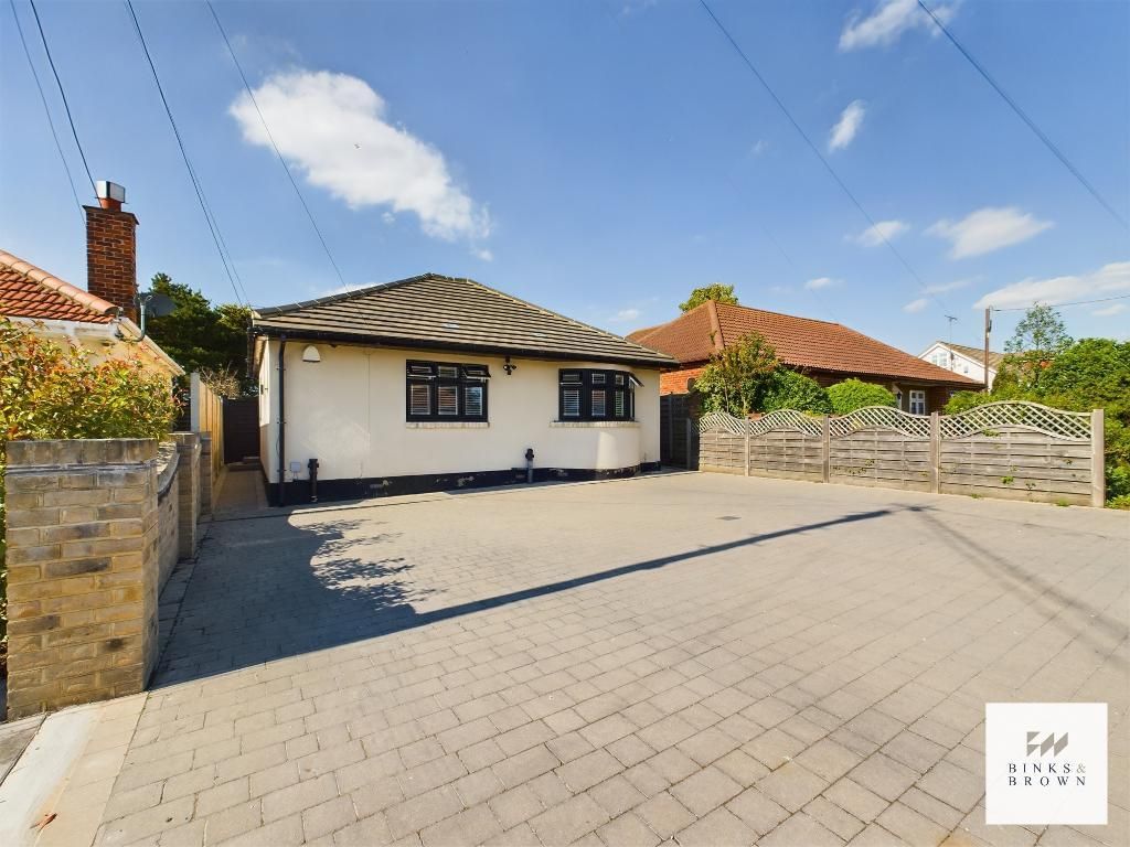 4 bed detached house for sale in Balmoral Avenue, Corringham, Essex