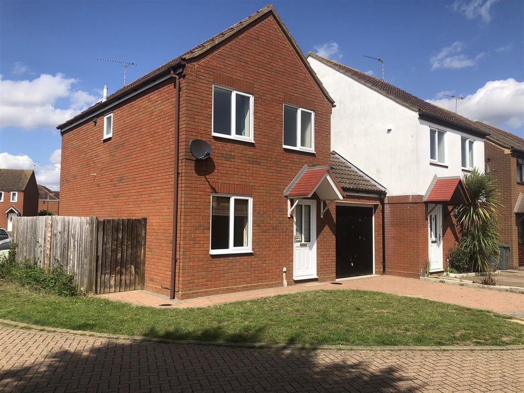 3 bed detached house to rent in Banyard Close, Kesgrave, Ipswich IP5, £