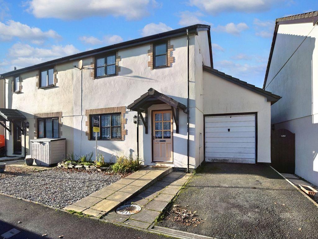3 bed semidetached house for sale in Pearse Close, Hatherleigh