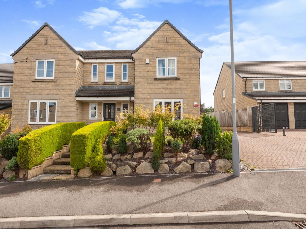 New Holland Drive, Bradford BD15  