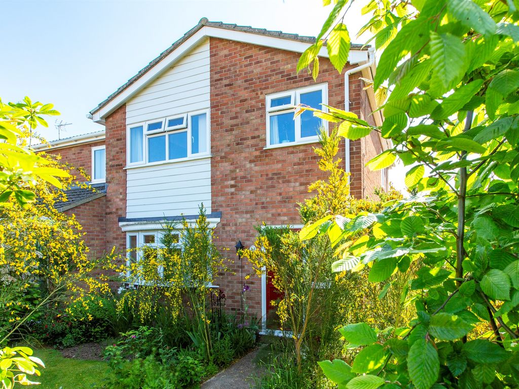 3 bed semidetached house for sale in High Street, Little Paxton, St