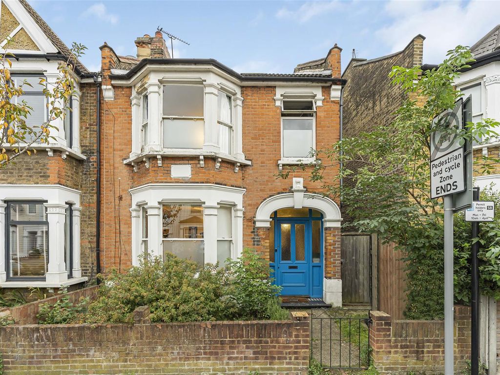4 bed end terrace house for sale in Addison Road, Walthamstow, London