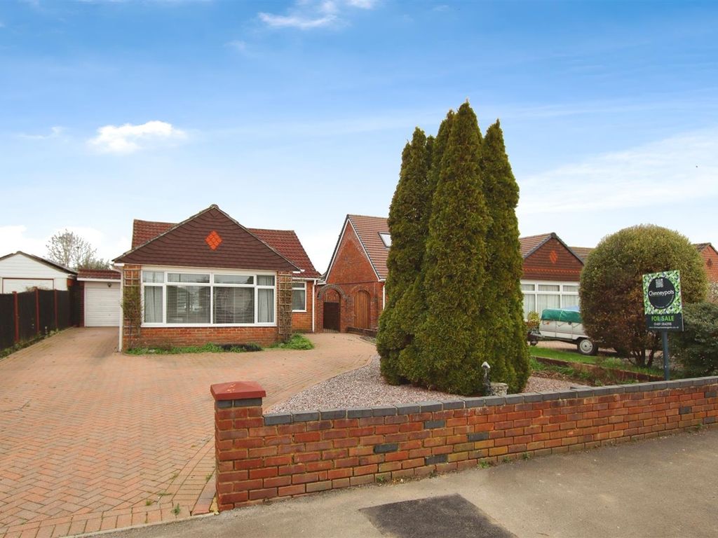 3 bed detached bungalow for sale in Netley Road, Fareham PO14, £500,000