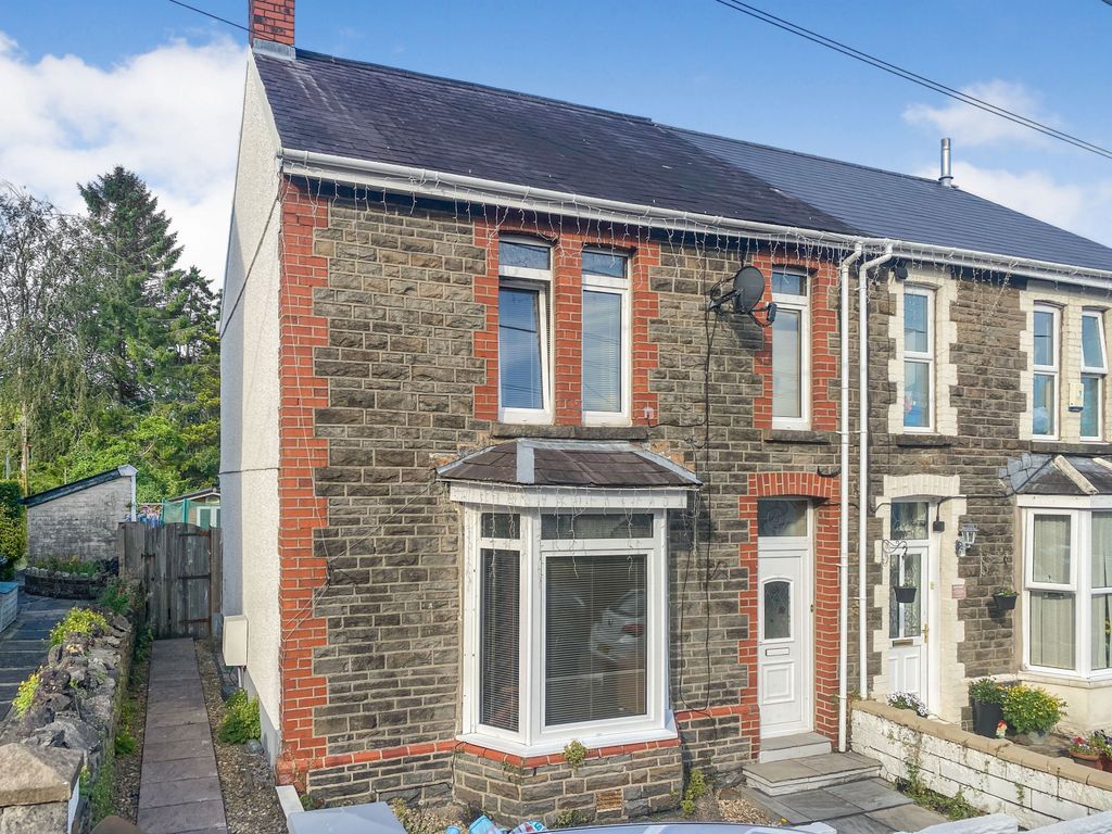 4 bed semidetached house for sale in Heathfield Road, Pontardawe