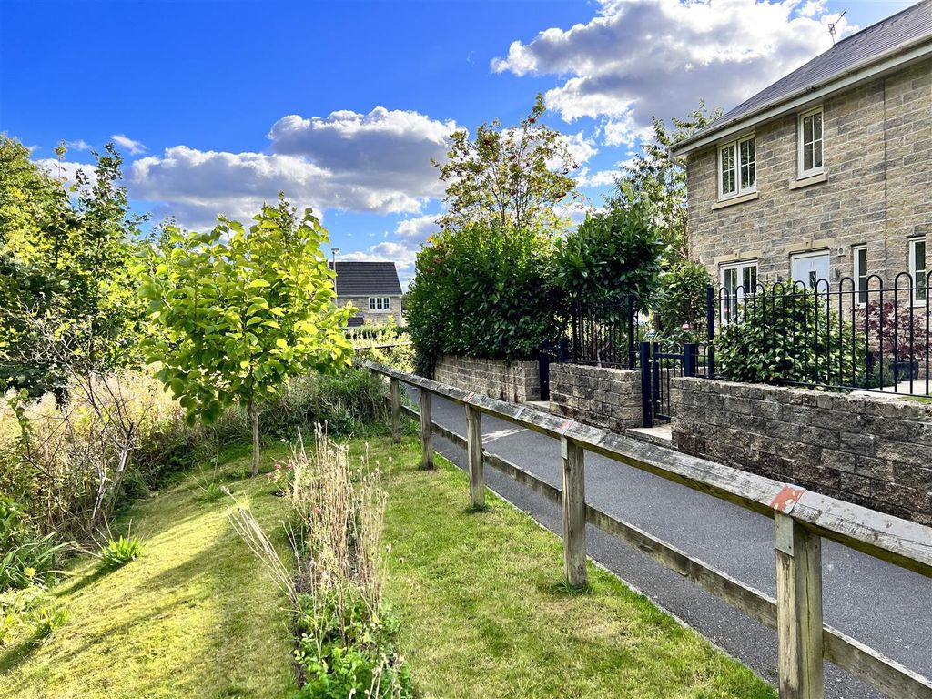 3 bed semidetached house for sale in Three Counties Road, Mossley, AshtonUnderLyne OL5 Zoopla
