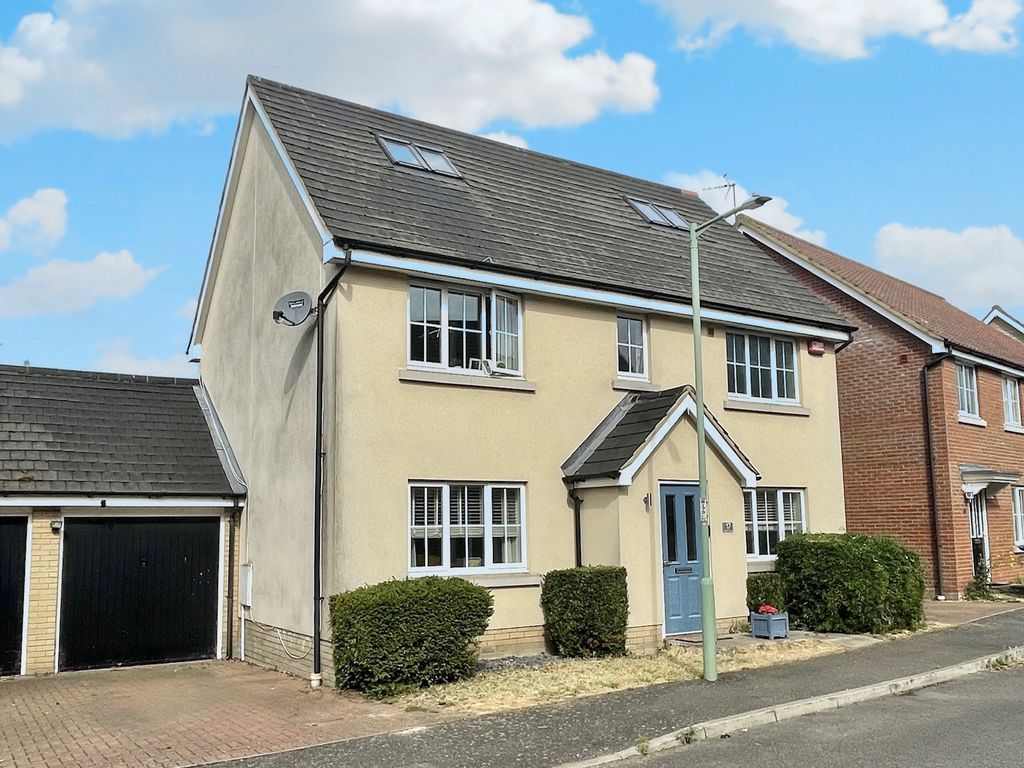4 bed detached house for sale in Elmcroft Close, Beck Row, Bury St