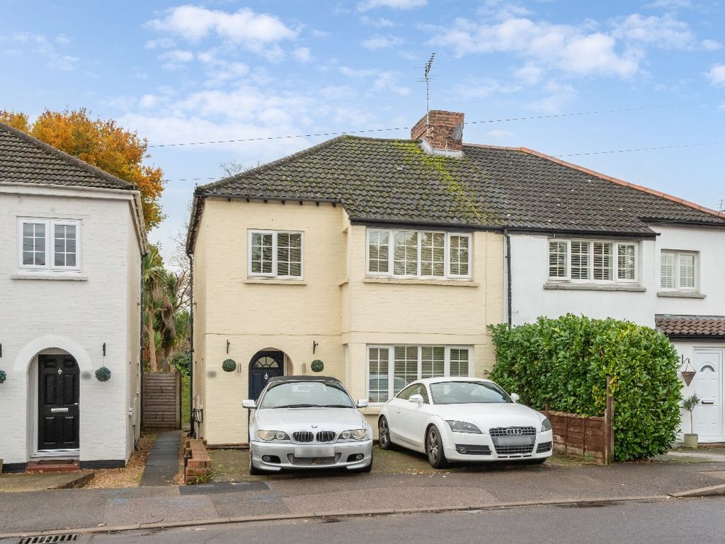 3 bed semidetached house for sale in Kings Road, New Haw, Addlestone