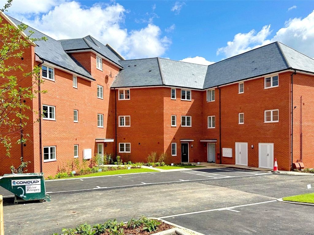 New home, 2 bed flat for sale in Wellesley, Aldershot GU11, £108,000