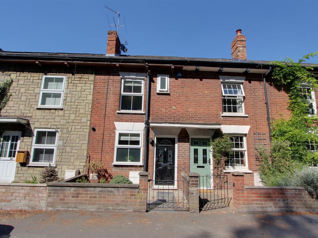 2 bed terraced house for sale in London Road, Aston Clinton, Aylesbury