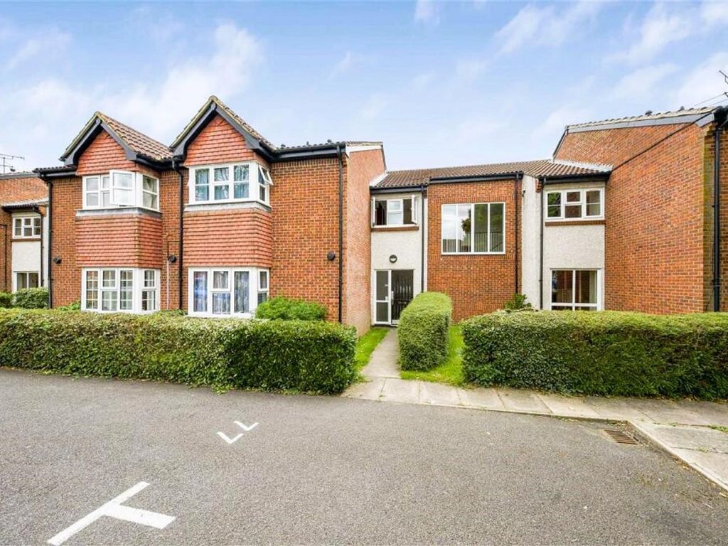 1 bed flat for sale in Clarkes Drive, Hillingdon UB8, £250,000 Zoopla