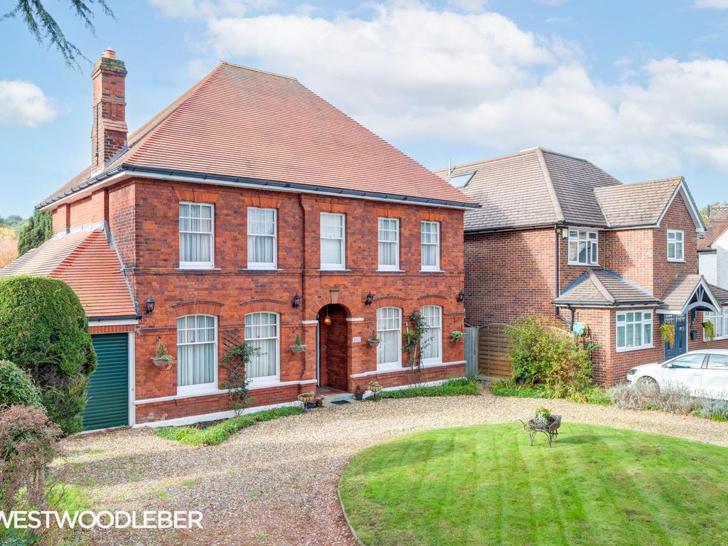 4 bed detached house for sale in Ware Road, Hoddesdon EN11, £1,150,000