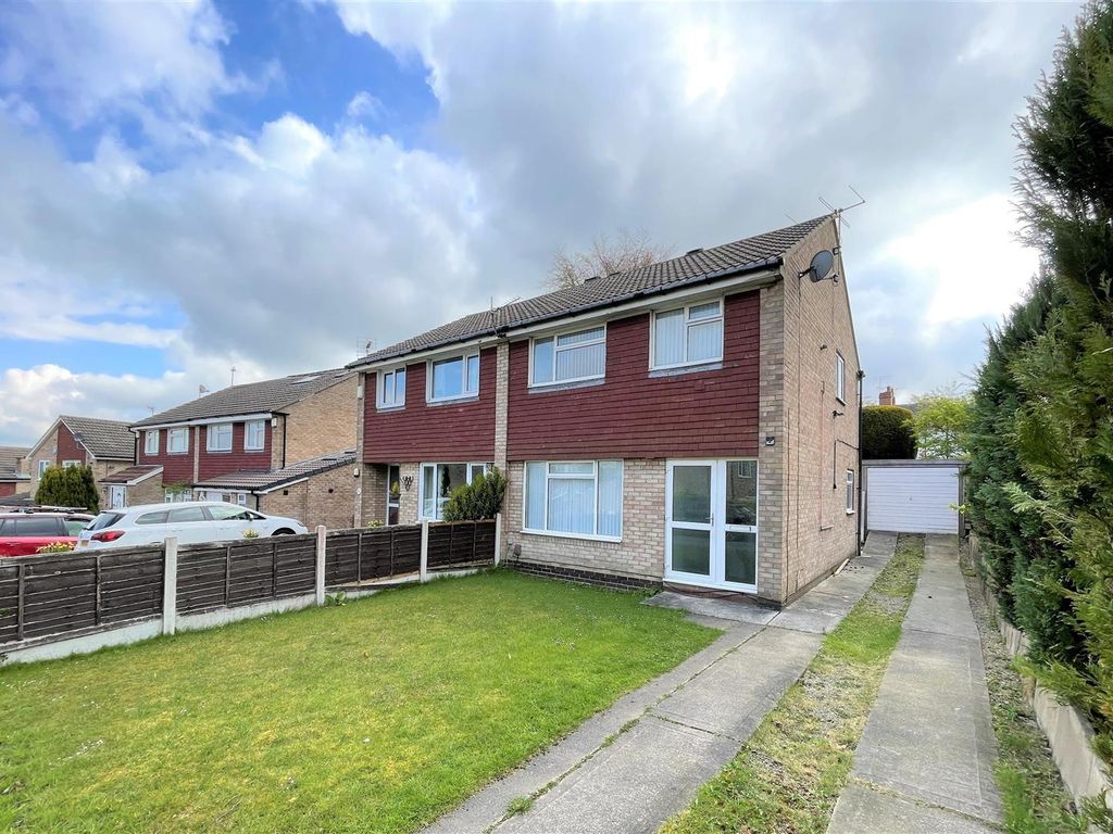 3 bed semidetached house to rent in Wentworth Crescent, Alwoodley