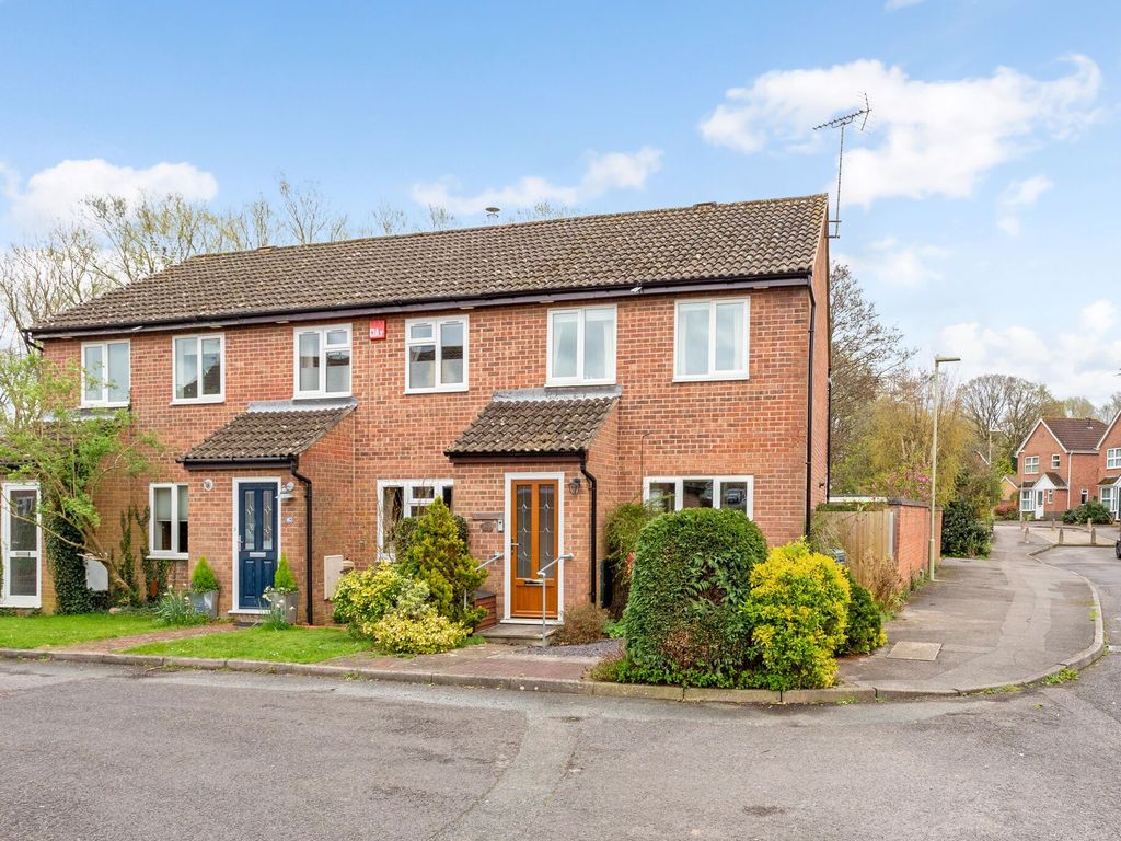 3 bed semidetached house for sale in Borough Road, Petersfield GU32, £