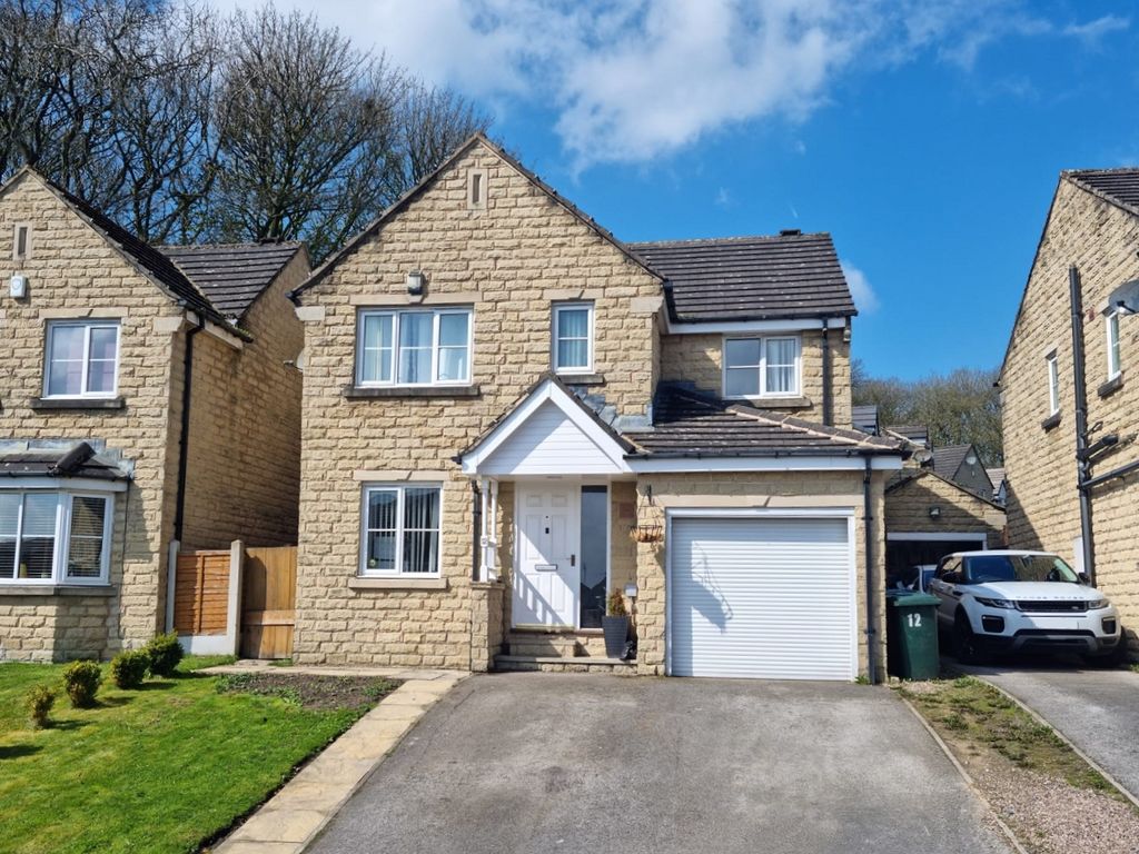 4 bed detached house for sale in Peregrine Way, Queensbury, Bradford