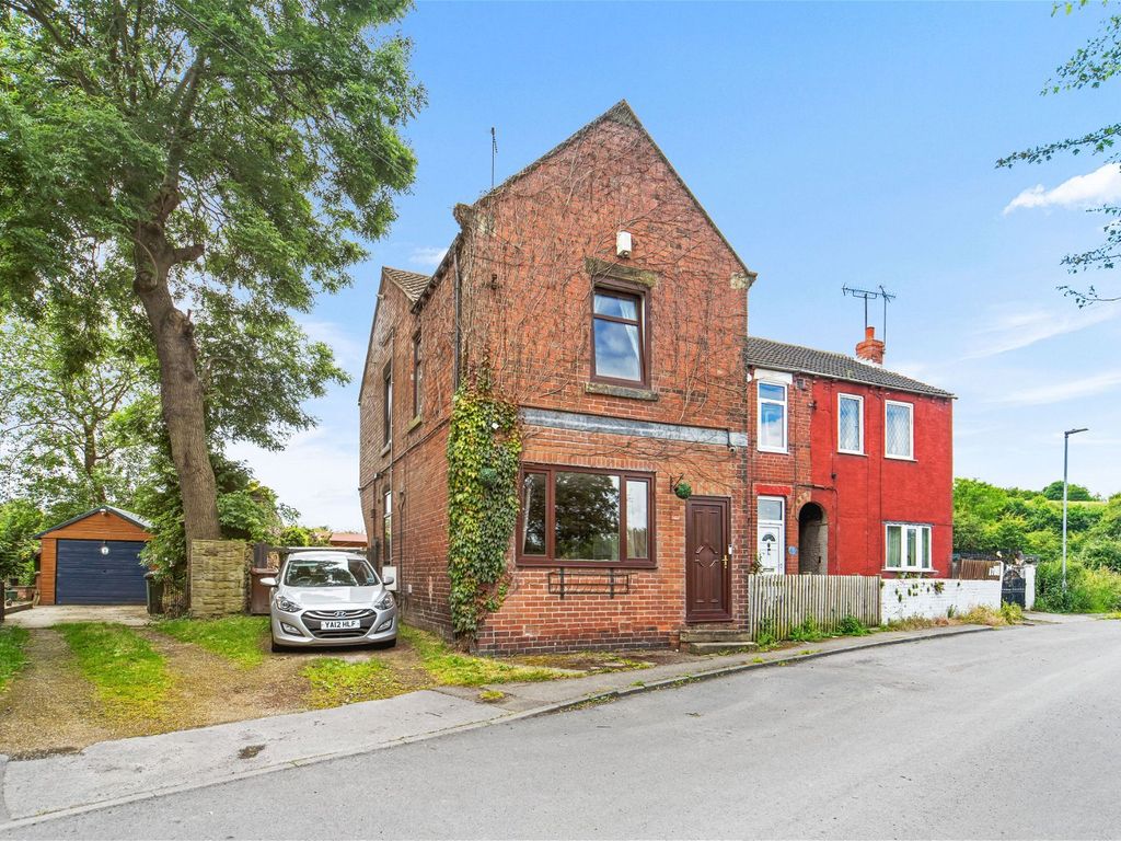 3 bed end terrace house for sale in Carr Lane, South Kirkby WF9, £130,000 Zoopla