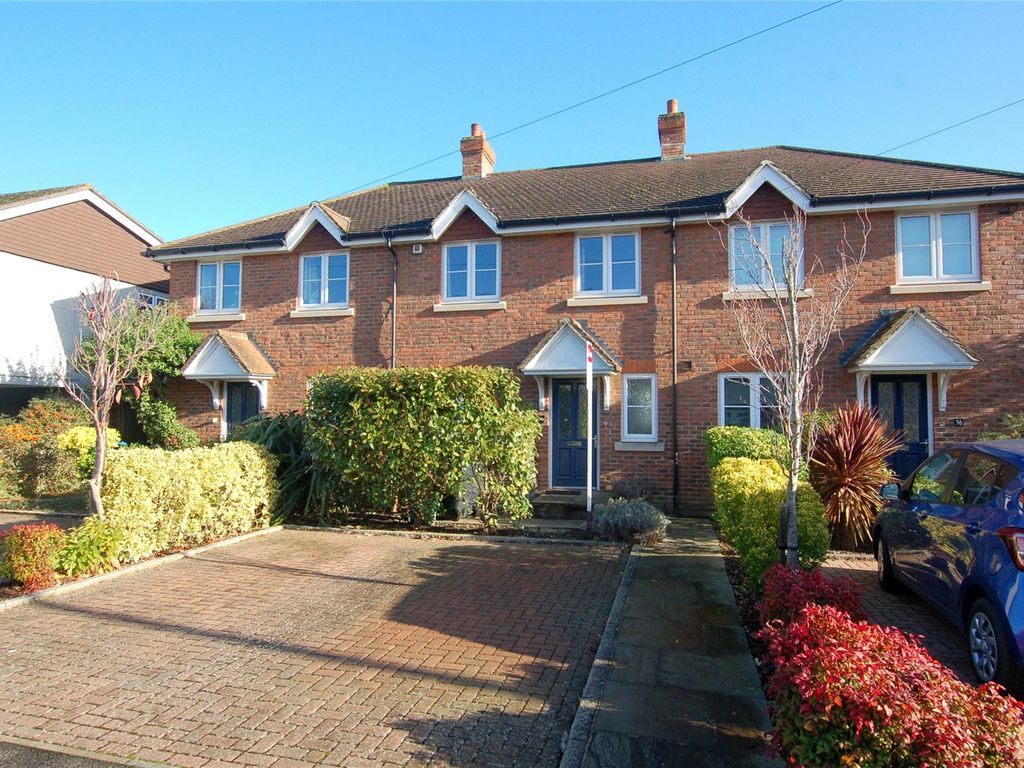 3 bed terraced house for sale in Common Lane, New Haw KT15 Zoopla