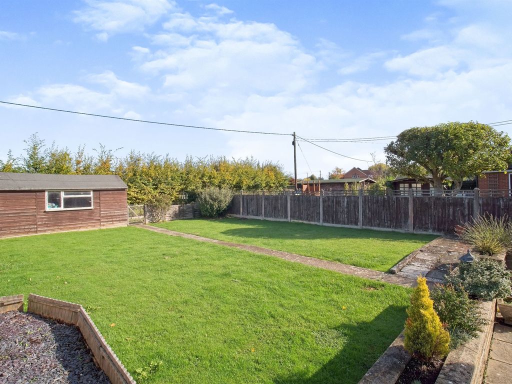 3 bed detached bungalow for sale in Quemerford, Calne SN11 Zoopla