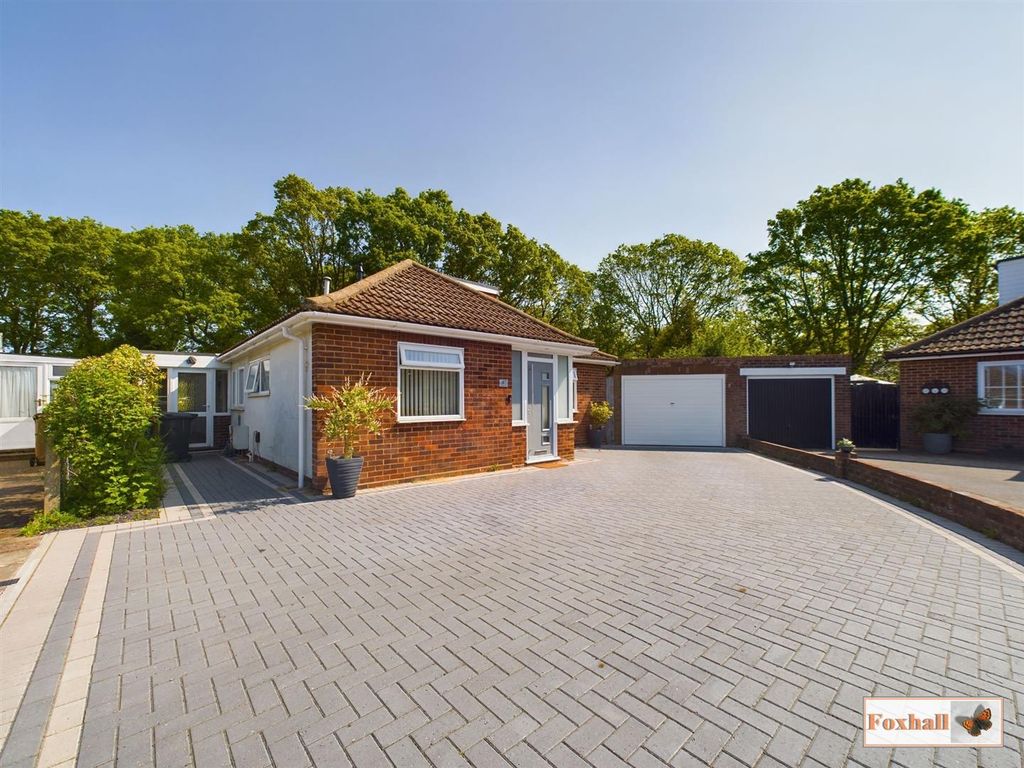 4 bed detached bungalow for sale in Gleneagles Drive, Ipswich IP4 Zoopla