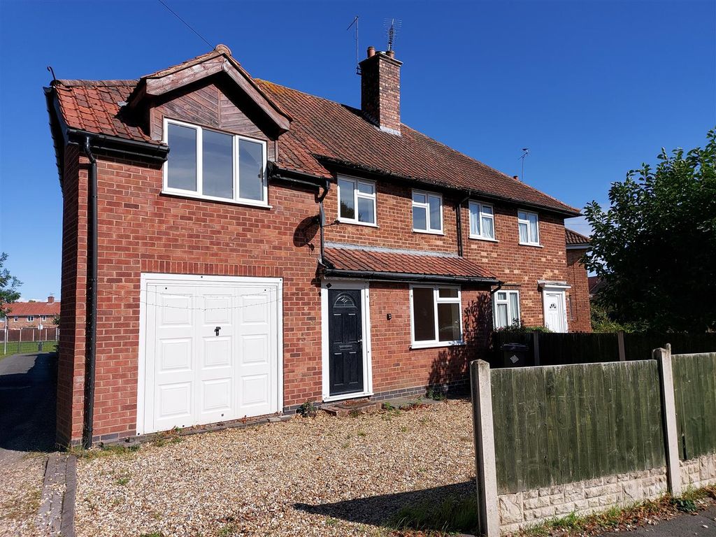 4 bed semidetached house for sale in Worth Crescent, StourportOn