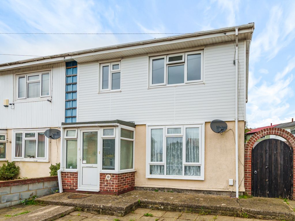 3 bed end terrace house for sale in Colesbourne Road, Cosham