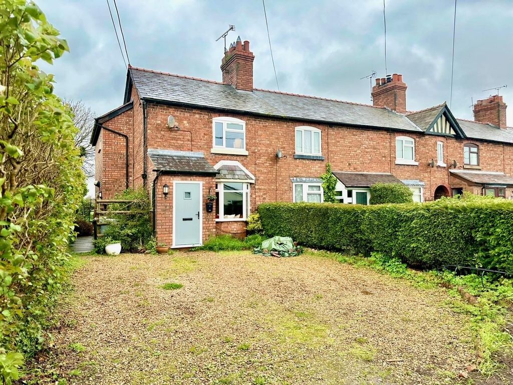 3 bed end terrace house for sale in Nantwich Road, Wrenbury, Cheshire