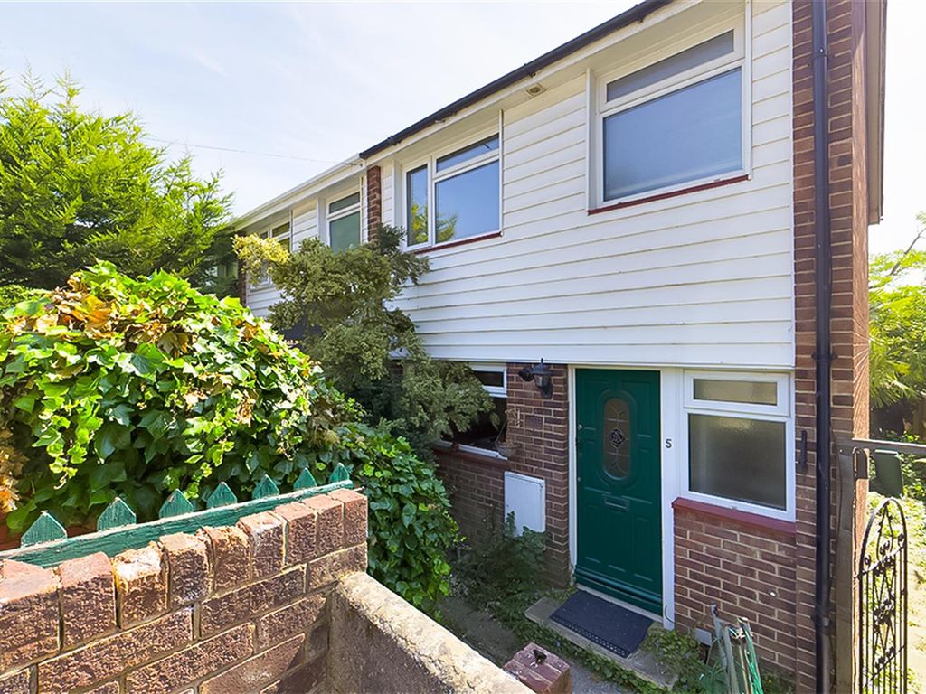 3 bed end terrace house to rent in Cobden Rise, St. Catherines Road