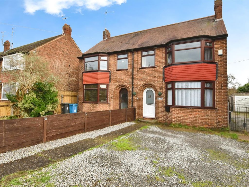 3 bed semidetached house for sale in Mollison Road, Hull HU4, £184,950
