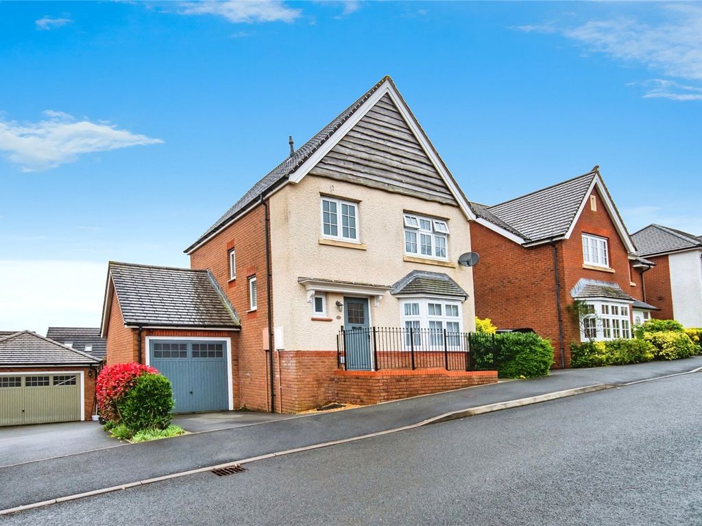 3 bed detached house for sale in Rhodfa Drive, Llangunnor