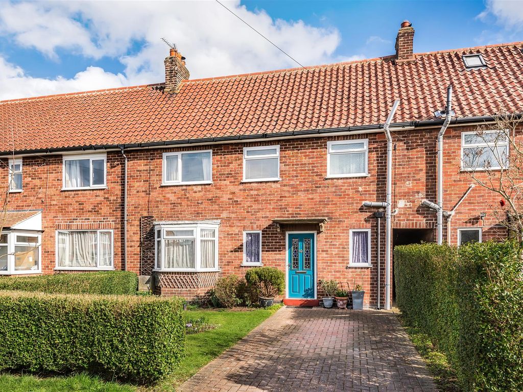 3 bed terraced house for sale in Crossfield Crescent, Fulford, York